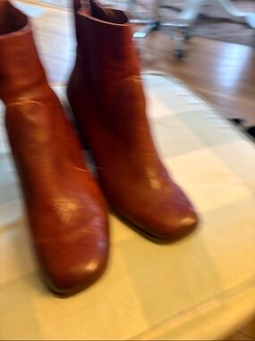 Sofft Women's Chestnut Leather Ankle Booties